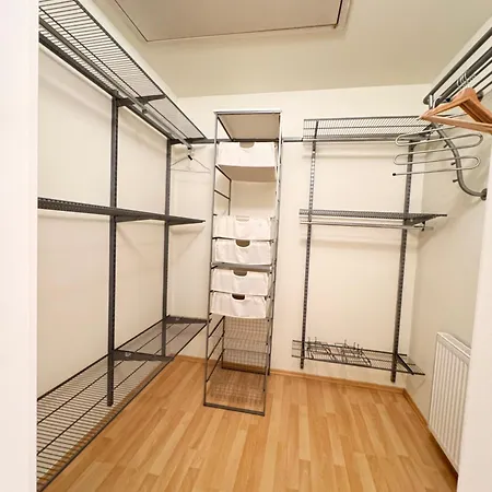 Diamondvilla, 4 Bedroom Apartment, Garden & Lejlighed