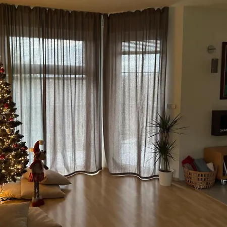 Lejlighed Diamondvilla, 4 Bedroom Apartment, Garden & Prag