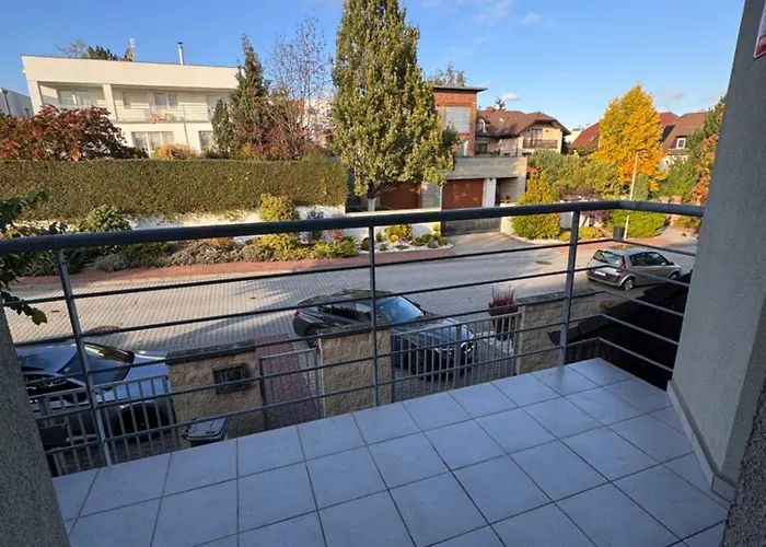 Diamondvilla, 4 Bedroom Apartment, Garden & Apartament *
