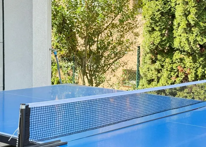 Diamondvilla, 4 Bedroom Apartment, Garden & *