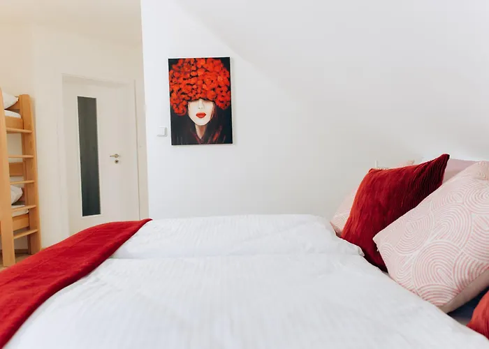 Diamondvilla, 4 Bedroom Apartment, Garden & *