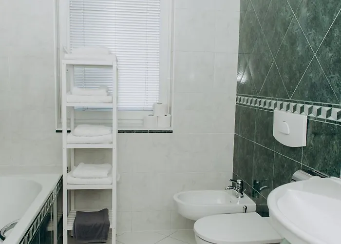 Diamondvilla, 4 Bedroom Apartment, Garden & * Praga