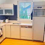 Diamondvilla, 4 Bedroom Apartment, Garden &