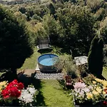 Apartment Diamondvilla, 4 Bedroom Apartment, Garden & Prague