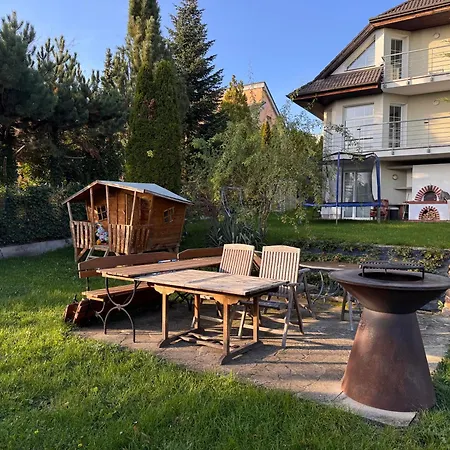 Apartament Diamondvilla, 4 Bedroom Apartment, Garden & Praga