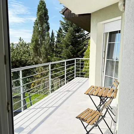 Apartament Diamondvilla, 4 Bedroom Apartment, Garden &