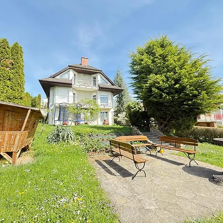 Diamondvilla, 4 Bedroom Apartment, Garden & Praga