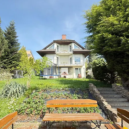 Diamondvilla, 4 Bedroom Apartment, Garden &