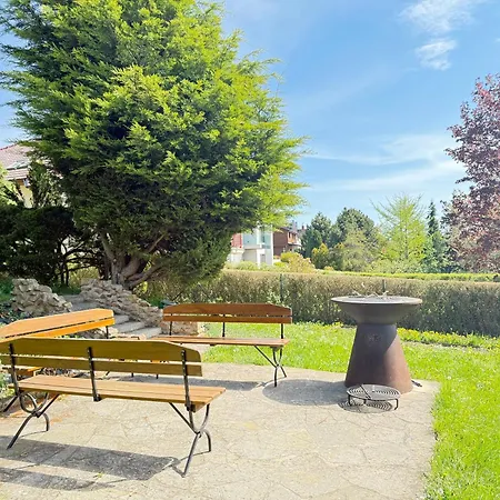 Lägenhet Diamondvilla, 4 Bedroom Apartment, Garden&spa Prag