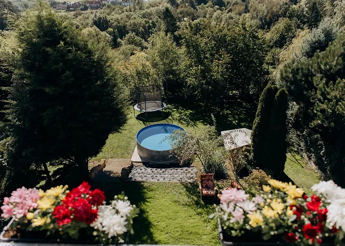 Lägenhet Diamondvilla, 4 Bedroom Apartment, Garden&spa Prag