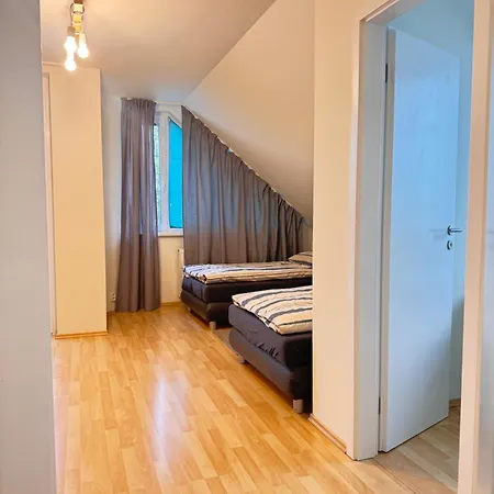 Diamondvilla, 4 Bedroom Apartment, Garden & Apartment *