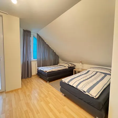 Diamondvilla, 4 Bedroom Apartment, Garden & Apartment *