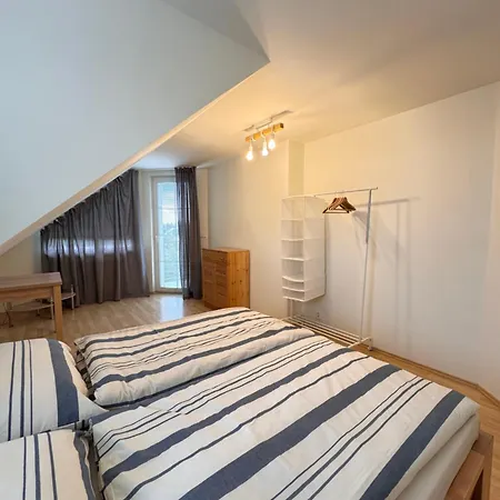 Apartment Diamondvilla, 4 Bedroom Apartment, Garden & *