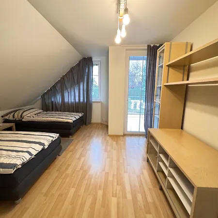 Diamondvilla, 4 Bedroom Apartment, Garden & Apartment *