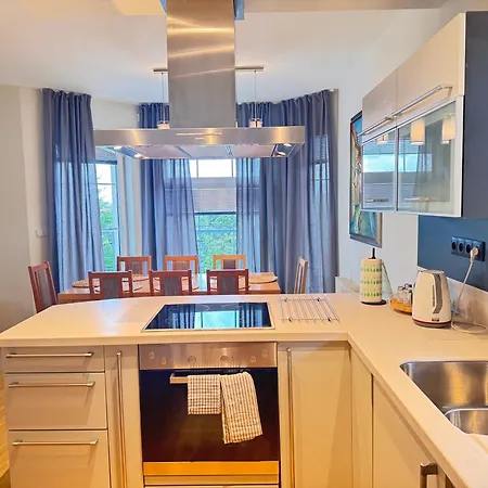 Diamondvilla, 4 Bedroom Apartment, Garden & Apartment Prague