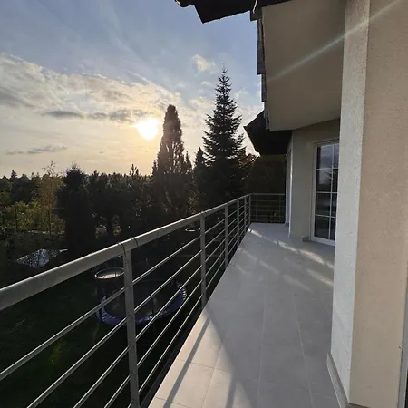 Apartment Diamondvilla, 4 Bedroom Apartment, Garden & Prague