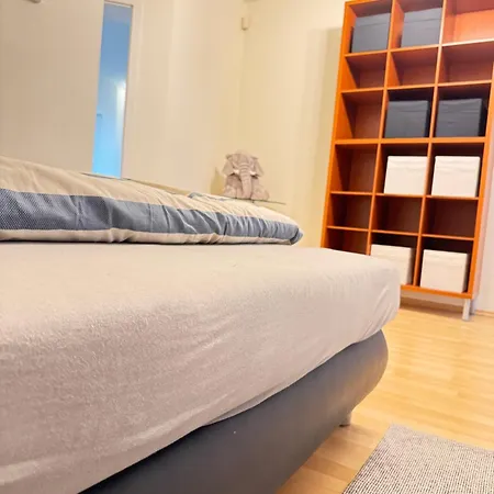 Apartment Diamondvilla, 4 Bedroom Apartment, Garden & Prague