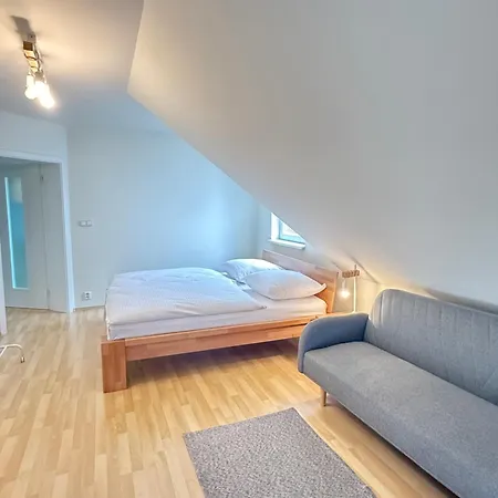 Diamondvilla, 4 Bedroom Apartment, Garden & * Prag