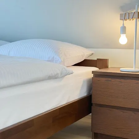 Diamondvilla, 4 Bedroom Apartment, Garden & *