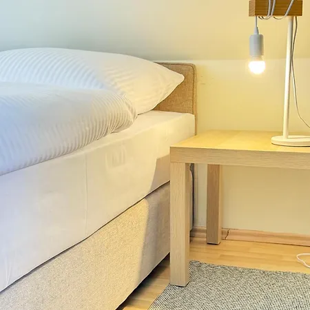 Lägenhet Diamondvilla, 4 Bedroom Apartment, Garden & *